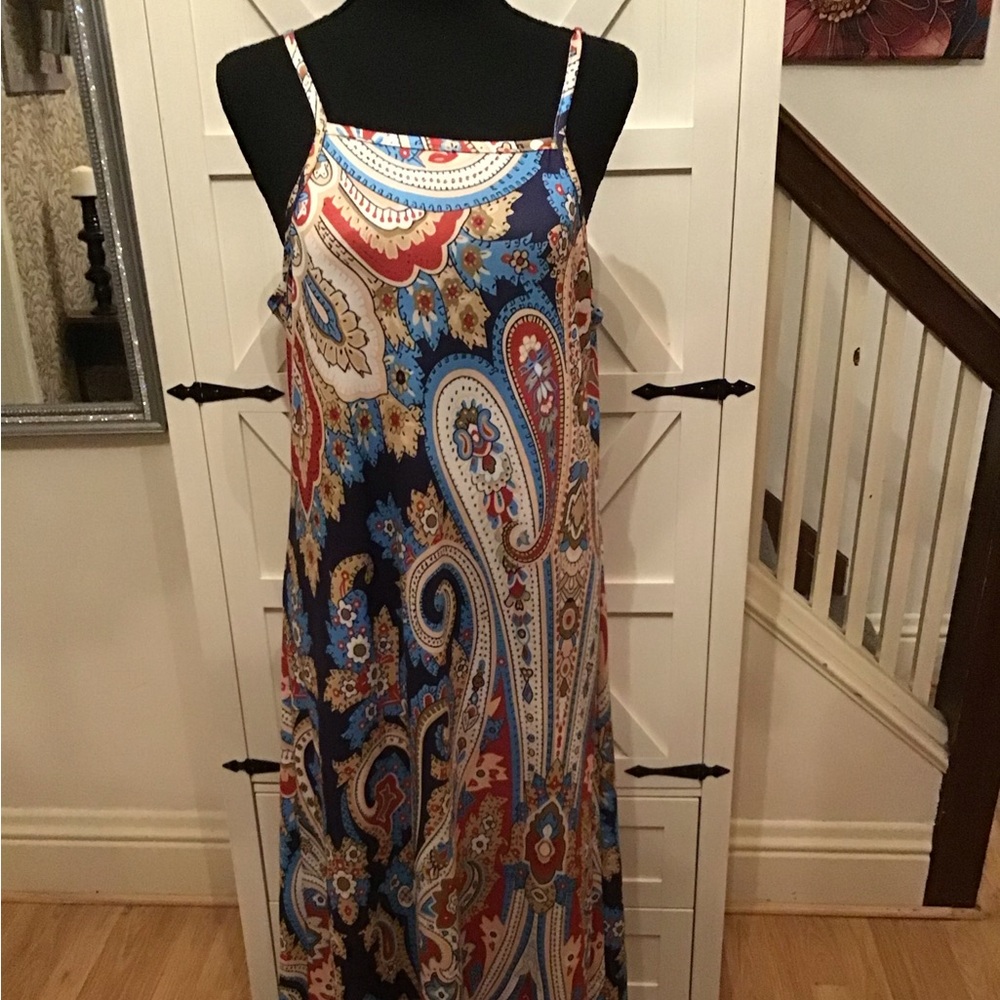 Elegant Paisley Maxi Dress in Blue and Red